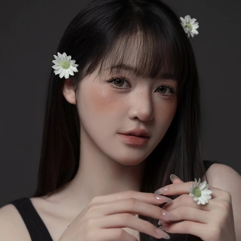 Chân dung tác giả Trúc Mai